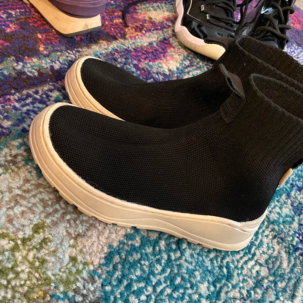 Girls sneakers